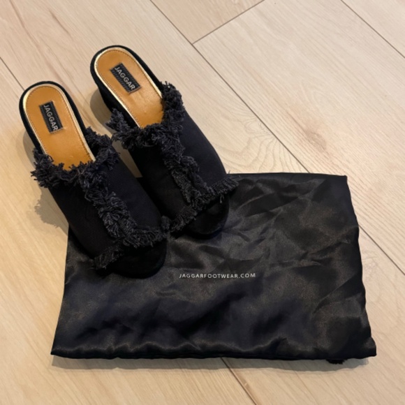 JAGGAR Block Heel Sandal - Picture 8 of 9